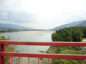 美馬橋からの吉野川